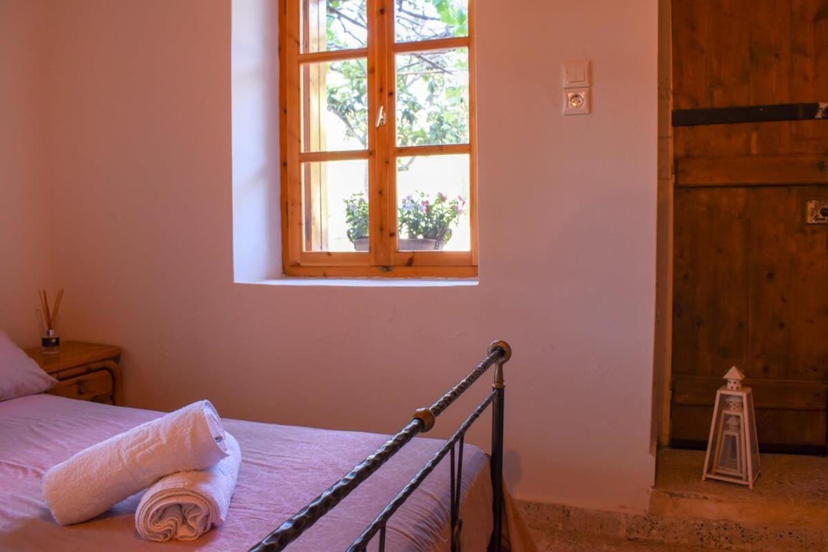 Coastal Stone Residence With Spectacular Scenery Kitriaí Esterno foto