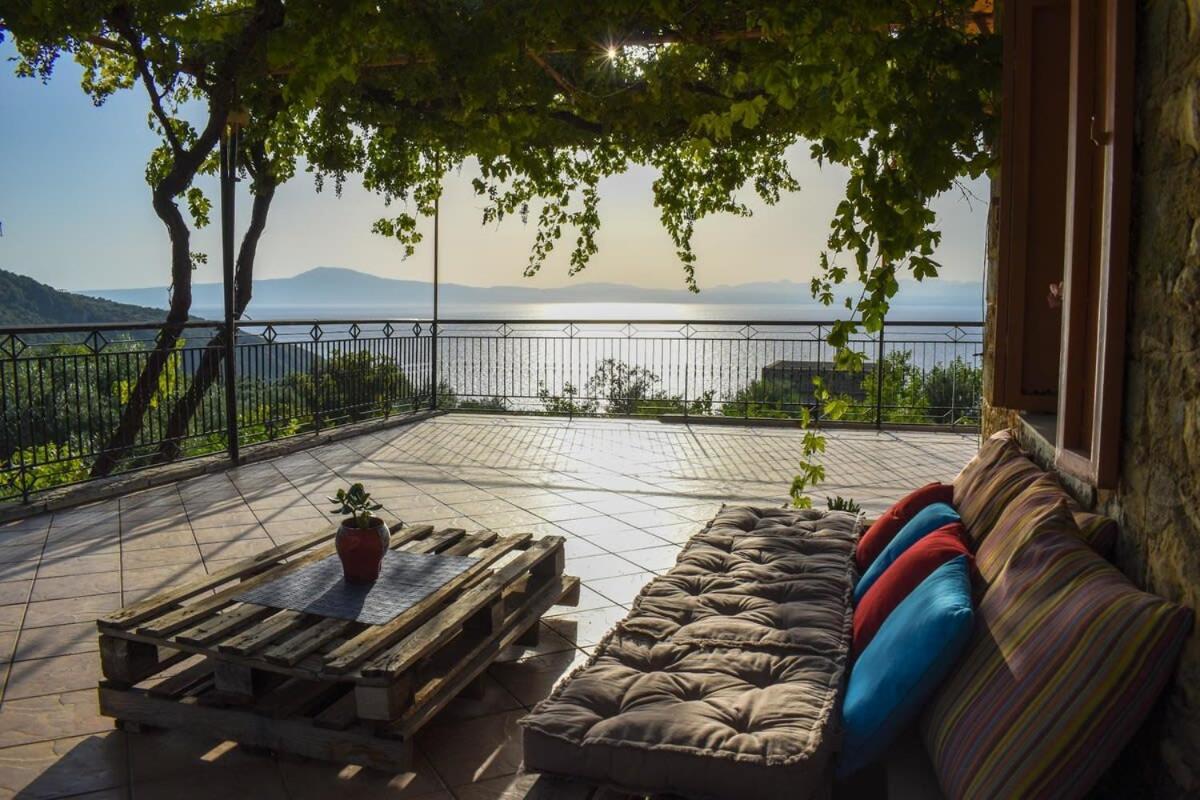 Coastal Stone Residence With Spectacular Scenery Kitriaí Esterno foto